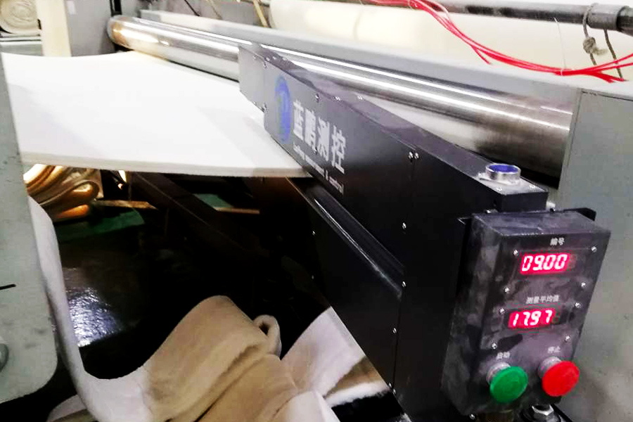 激光测厚仪：在板材生产中，为何是那个“没有