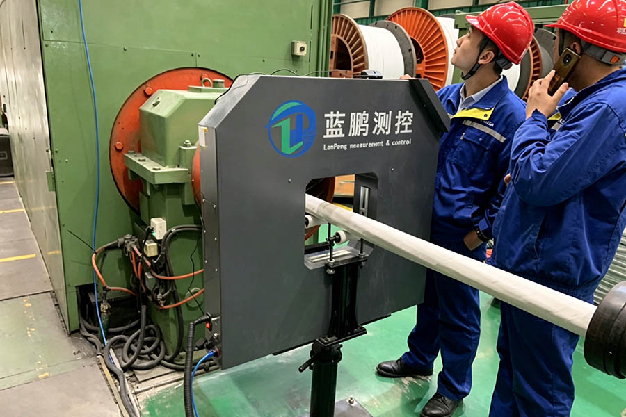 6a4784cb16ee9.jpg 2双轴测径仪.jpg